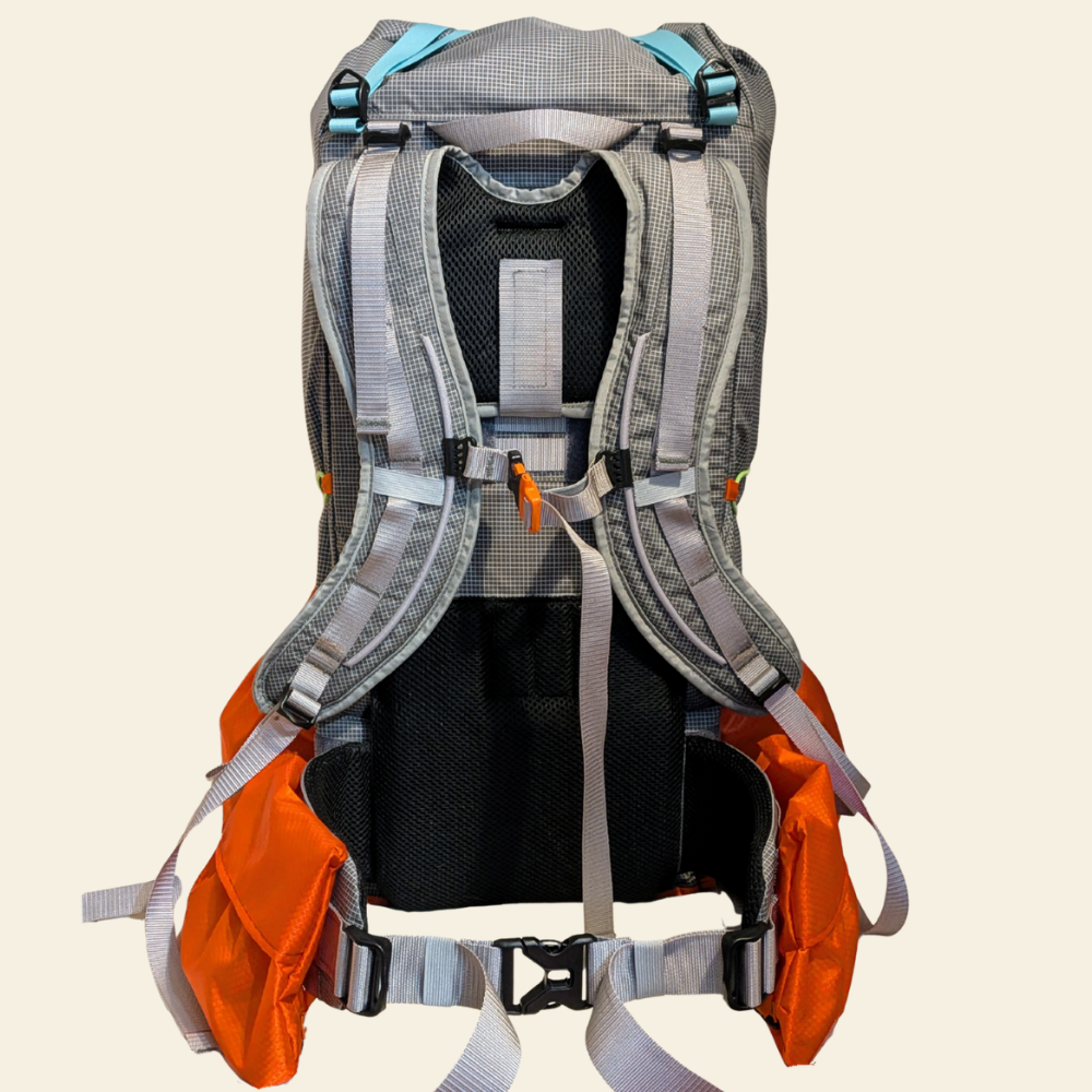 Resolute 50-55 S-curve shoulder straps and adjustable torso designed for women's bodies.